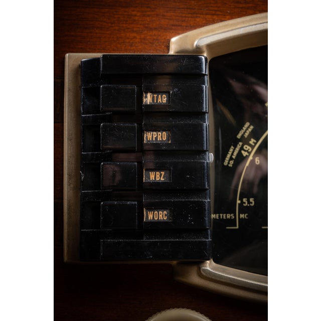 1940s Vintage Model 6s632 Radio by Zenith For Sale - Image 5 of 11