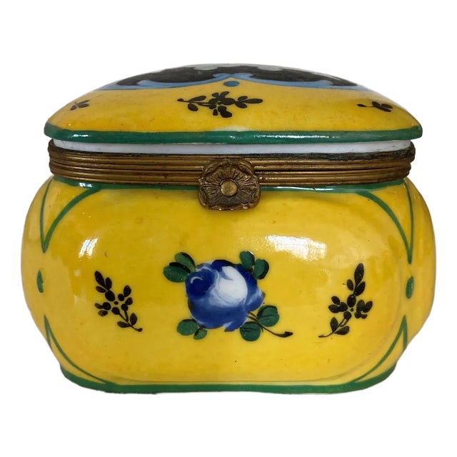Antique French Handpainted Sevres-Style Porcelain Keepsake Box With Ormolu Clasp For Sale