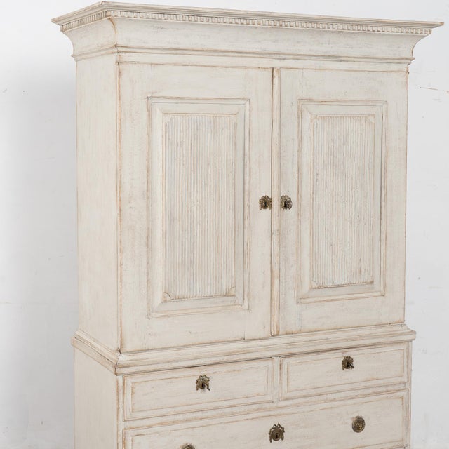 Early 19th Century Swedish Gustavian White Painted Cabinet For Sale - Image 4 of 18