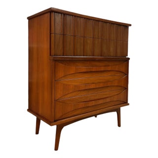 1970s Vintage Mid Century Modern Solid Walnut Five Drawer Dresser With Solid Wood Bentwood Handles and Brutalist Accents For Sale