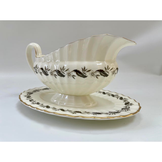 1960s English Royal Worcester Bone China "Engadine" Gravy Boat W/ Underplate For Sale - Image 5 of 6