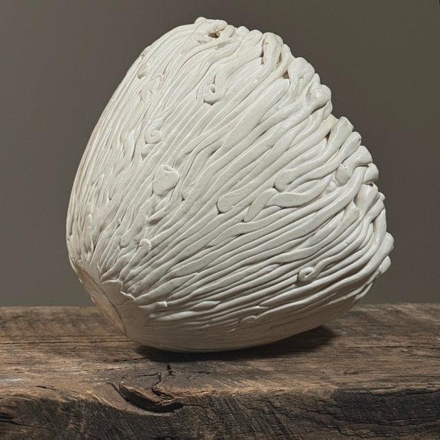 Vintage Surrealist Biomorphic Anemone Glazed White Ceramic Vase by Hannelore Fasciszewski (German, 1928–2024), Signed For Sale - Image 10 of 11