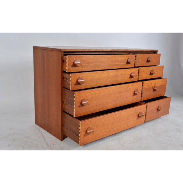 1960s Mid-Century Teak Cantata Chest of 8 Drawers by Ron Carter for Stag, United Kingom, 1960s For Sale - Image 5 of 18