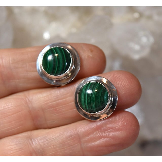 Vintage Sterling Silver Malachite Clip-on Stud Earrings, A Pair For Sale - Image 12 of 18