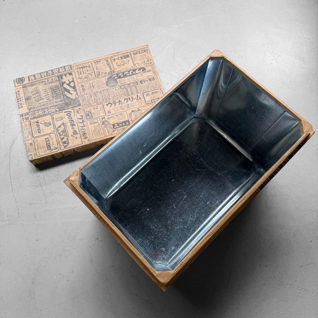 1960s Japanese Tea Chest with Newspaper Covering, 1960s For Sale - Image 5 of 11