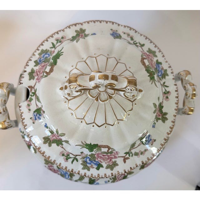 White Early Victorian Copeland & Garrett Hand-Painted Ironstone Tureen, C. 1835–45 — A Rare Survivor With Original Stand. For Sale - Image 8 of 10