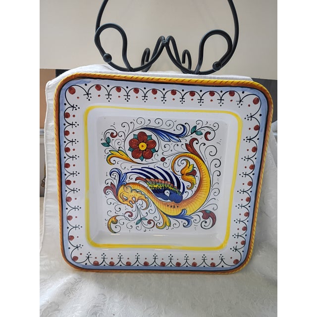 Ceramic 20th Century Hand-Painted Deruta Raffaellesco Square Ceramic Platter For Sale - Image 7 of 12