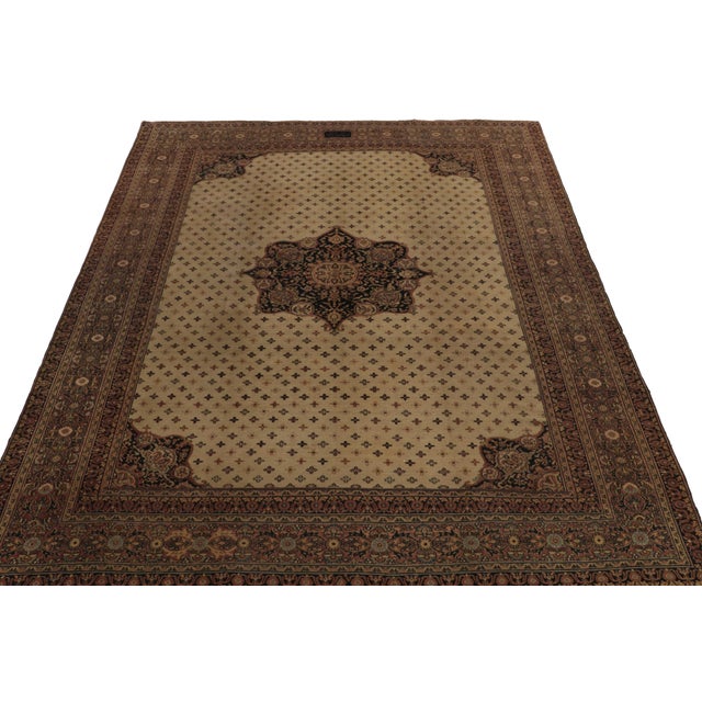 1920s Antique Doroksh Rug in Beige, Brown, Black Floral Medallion Pattern For Sale - Image 5 of 6