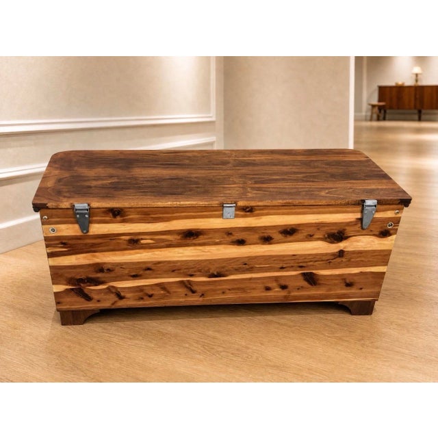 Early 20th Century Antique Lane Art Deco Waterfall Cedar Chest | Restored | Recalled Lock Repaired For Sale - Image 5 of 5