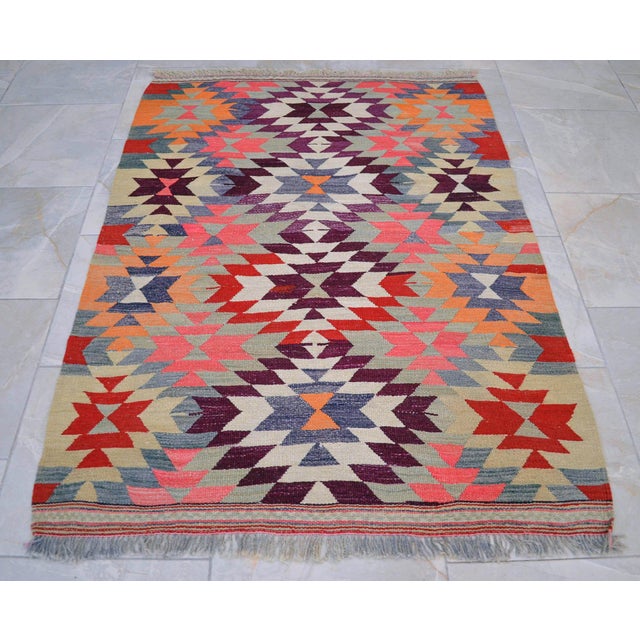 Vintage Turkish Handwoven Kilim Rug – Flat Weave Boho Farmhouse Decor – Standard 3′7″ X 4′10″ For Sale - Image 11 of 14