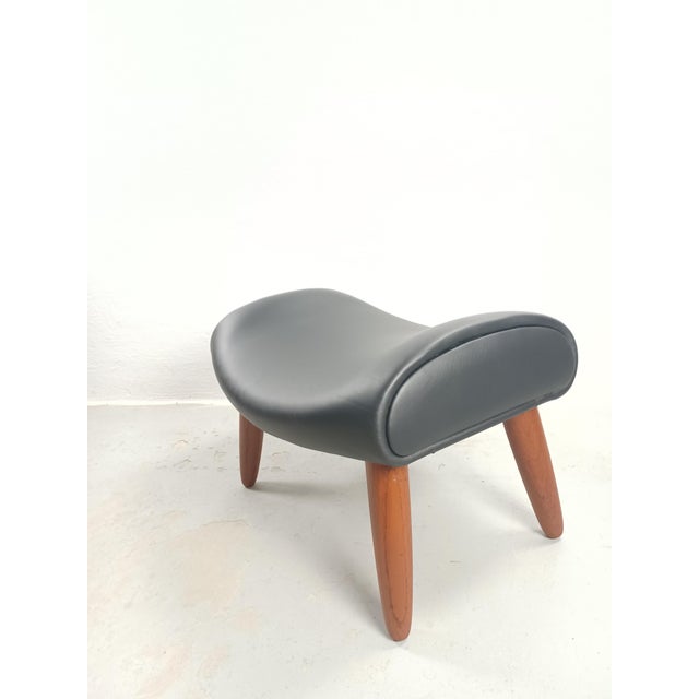 Fully Restored Danish Ottoman in Teak and Black Leather, 1960s For Sale - Image 6 of 7