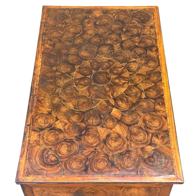 Antique William & Mary Oyster Veneered Chest of Drawers, 1690 For Sale - Image 3 of 15