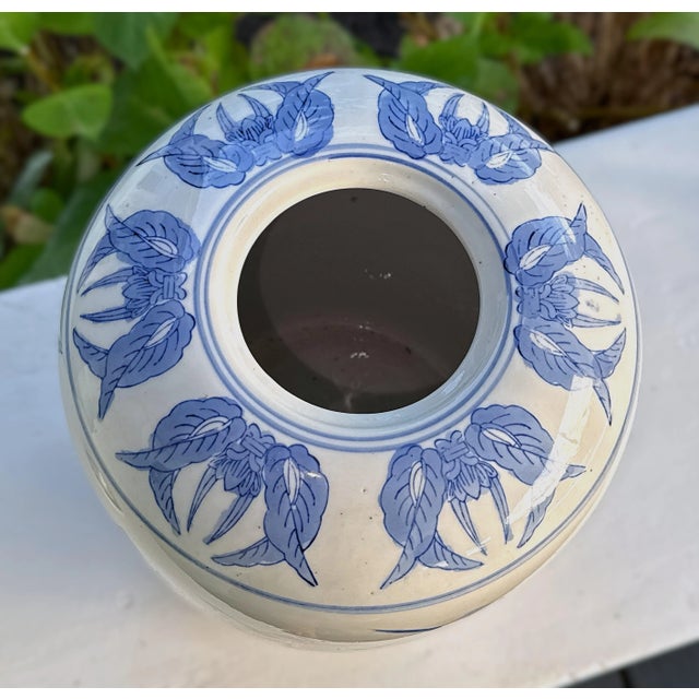 Ceramic Mid-Century Chinoiserie Hollywood Regency Melon Jars With Hummingbirds and Lilly Pads - A Pair For Sale - Image 7 of 11