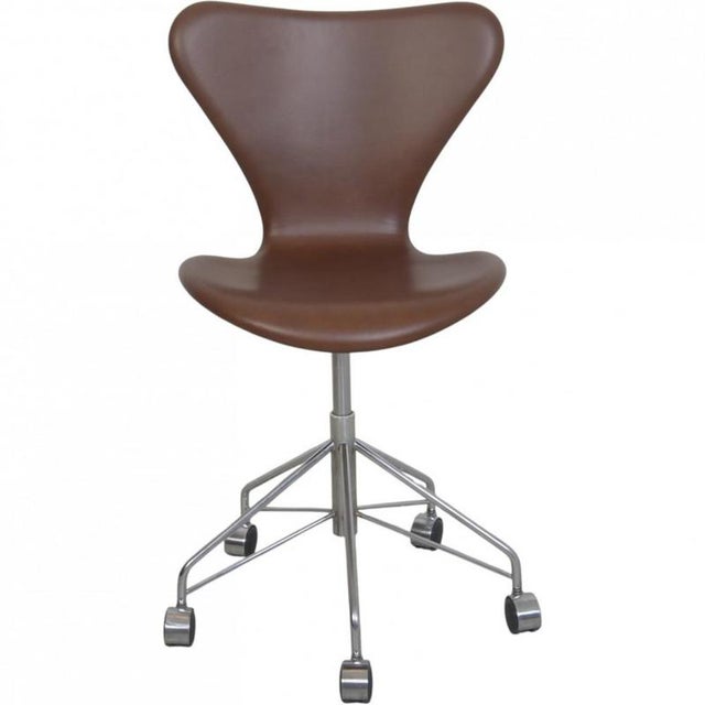 Model 3117 Office Chair in Mokka Leather by Arne Jacobsen, 1980s For Sale - Image 14 of 14