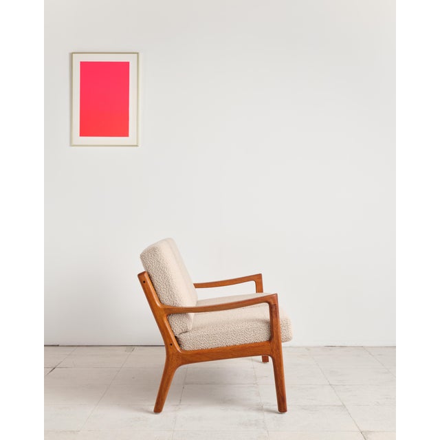 Dimensions: approx. 125 × 75 × 80 cm (49.2 × 29.5 × 31.5 in) (Width × Height × Depth) Elegant Mid-Century modern two-...