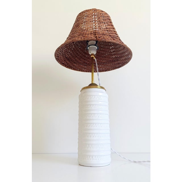 Mid-Century Marbella Style White Ceramic, Brass and Wicker Table Lamp from Carstens Tönnieshof, 1960s For Sale - Image 10 of 15