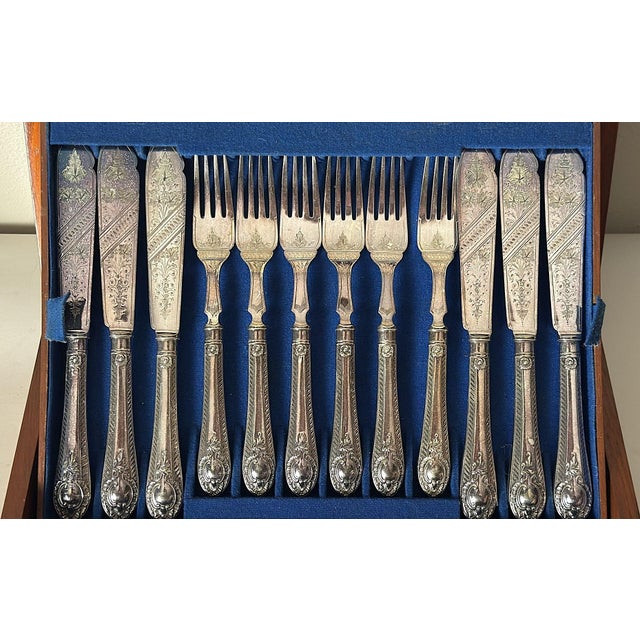 Late 19th Century Victorian English Wooden Box With a Complete Silver-Plated Flatware - 48 pcs For Sale - Image 9 of 18