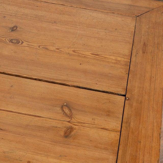 Wood 19th Century Swedish Pine Drop Leaf Pedestal Dining Table For Sale - Image 7 of 17