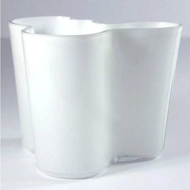 Mid-Century Modern Model 3030 Vase by Alvar Aalto for Iittala, 1960s For Sale - Image 3 of 11