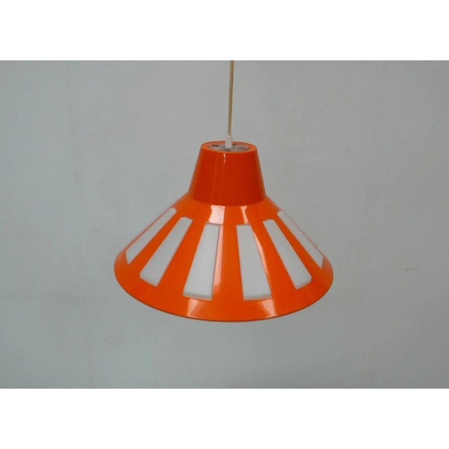 1970s Mid-Century Modern Space Age UFO Pendant Lamp in Orange & White, 1970s For Sale - Image 5 of 5