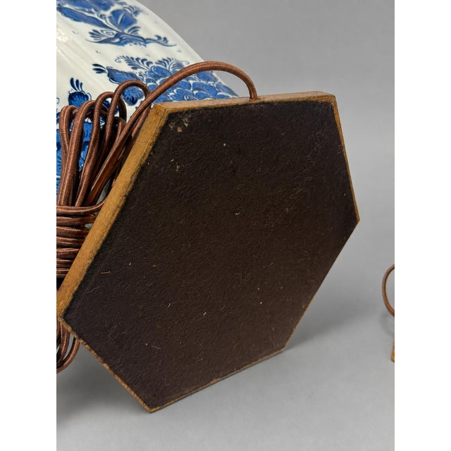 Mid-20th Century Dutch Delft Blue-and-White Ceramic & Giltwood Lamps - a Pair For Sale - Image 10 of 10