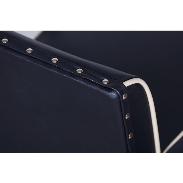 Black German Bauhaus Armchair in Black Leather attributed to Gilbert Rohde for Mauser, 1930s For Sale - Image 8 of 13