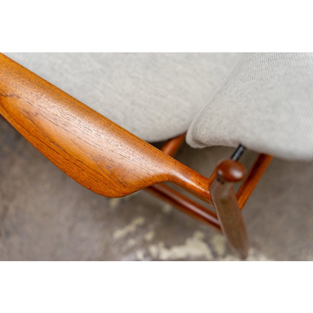 Mid-Century Modern Model 136 Lounge Chair in Teak by Finn Juhl for France & Søn, 1960s For Sale - Image 3 of 14