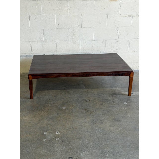 Large Danish Mid-Century Modern Rosewood Coffee Table — Vintage Scandinavian Design 1960s For Sale - Image 9 of 10