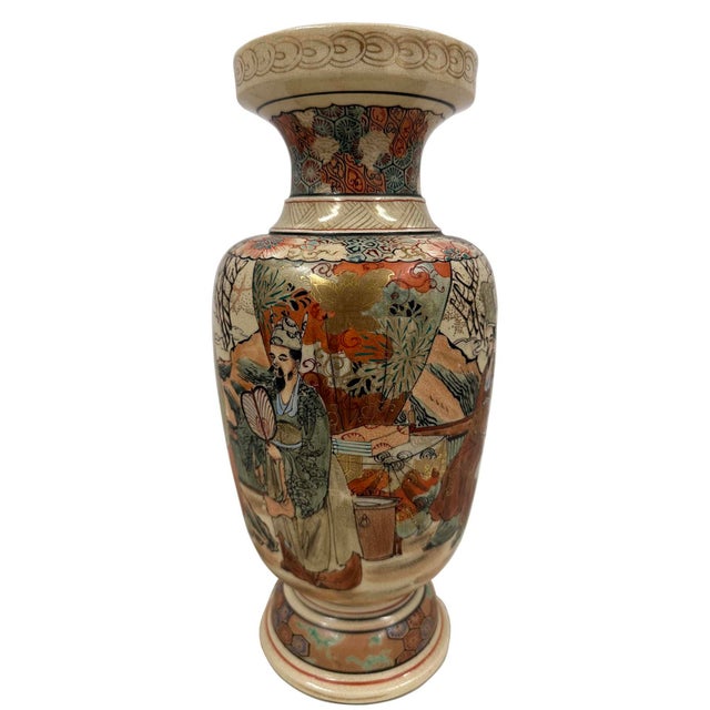 Late Meiji Period to Early Showa Period Japanese Satsuma Earthenware Vase For Sale In Los Angeles - Image 6 of 12