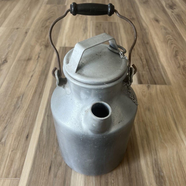 Farmhouse 1930 Vintage Farmhouse Tacuco Wear-Ever Aluminum Milk Dairy Can Pitcher No 578-G For Sale - Image 3 of 9