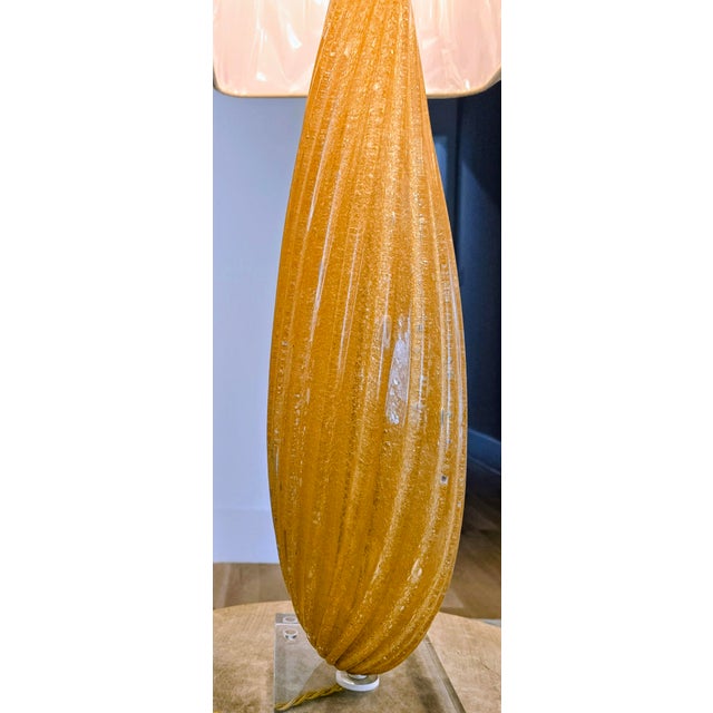 Gold Vintage Murano-Style Gold Art Glass Table Lamp With Clear Acrylic Base & New Rectangular Shade, 31″ For Sale - Image 8 of 14