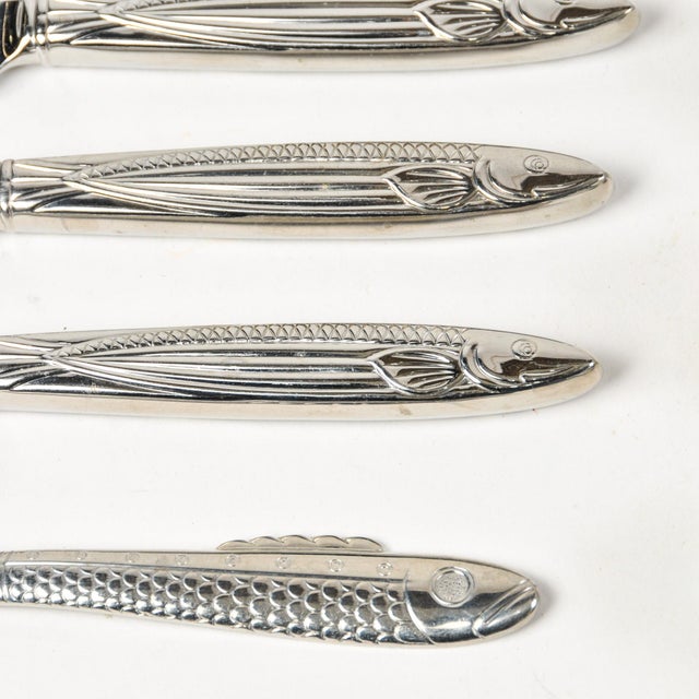 Reed & Barton Reed and Barton Pisces Pattern Fish Motif Stainless Flatware Set 4 Table Settings - 21 Pieces For Sale - Image 4 of 12