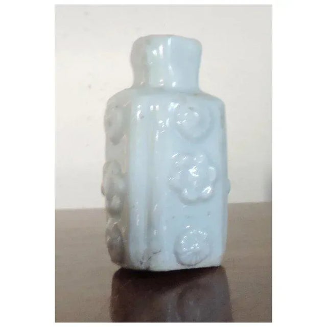 Antique 18th Century Chinese Blanc De Chine Porcelain Snuff Bottle With Relief Flower Head Decoration For Sale In New York - Image 6 of 9