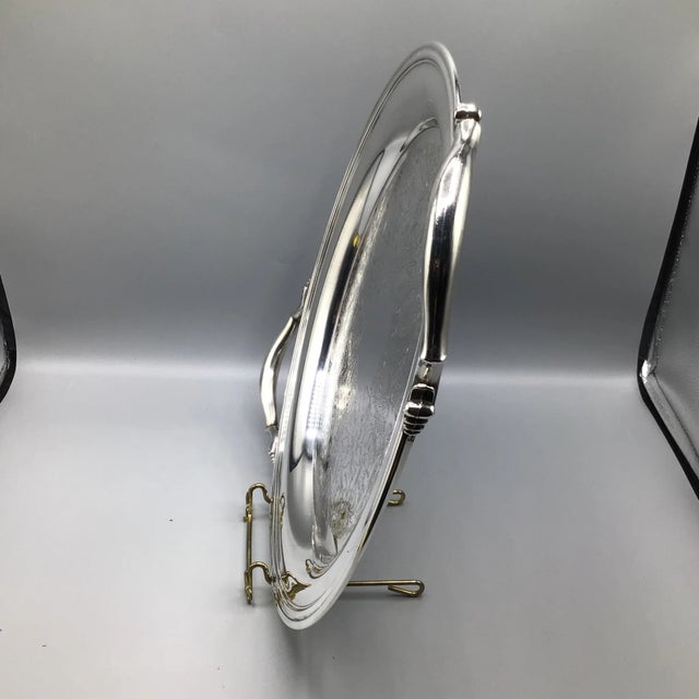 Metal Oneida Round Silver Plated Tray With Handles - 1970 For Sale - Image 7 of 13