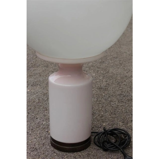 Large White and Pink Table Lamp from Vistosi, 1960s For Sale - Image 6 of 11