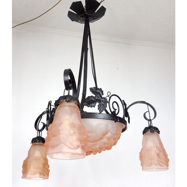 French Art Deco Wrought Iron Degue-Ros Pate de Verre Chandelier, 1930s For Sale - Image 12 of 15
