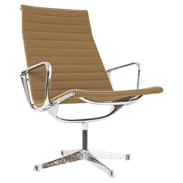 Model 682 Swivel Armchair by Charles & Ray Eames for Herman Miller, 1958 For Sale