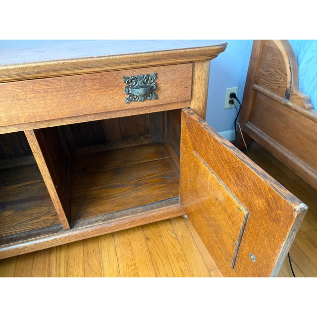 1900 - 1909 Antique Victorian Quartersawn Oak Carved Sideboard/Cabinet Circa 1890-1910 For Sale - Image 5 of 6