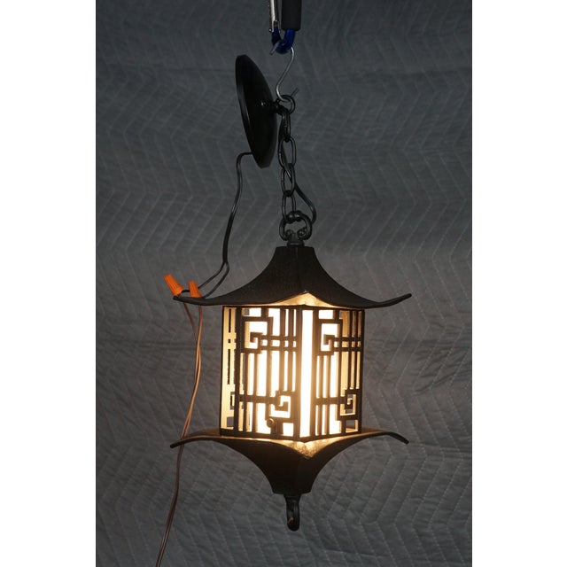 1960s Chinoiserie Chinese Pagoda Hanging Lantern Pendant Light For Sale - Image 4 of 12