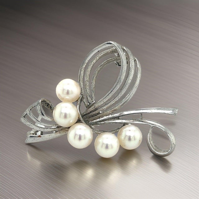 Late 20th Century Late 20th Century Mikimoto Estate Akoya Pearl Brooch Pin Sterling Silver 7 MM For Sale - Image 5 of 10