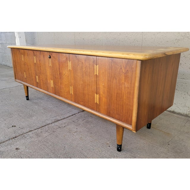 Brown Lane Acclaim Cedar Trunk / Blanket / Hope Chest For Sale - Image 8 of 18