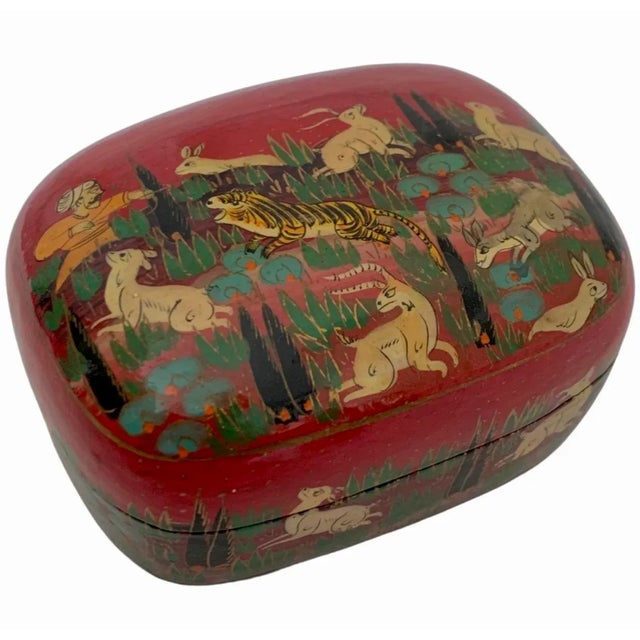 Vintage Hunter Tiger Kashmir Trinket Domed Box India Paper Mache Lacquer For Sale - Image 11 of 11