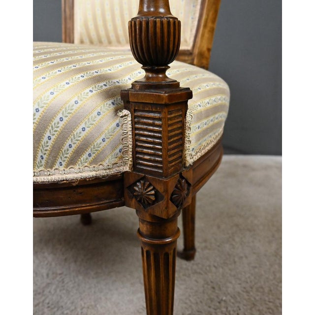 Louis XVI Cabriolet Chair in Beechwood, 1700s For Sale - Image 18 of 18