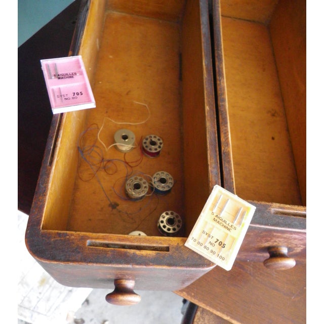 Singer Sewing Machine with Lighting, 1928 For Sale - Image 18 of 18