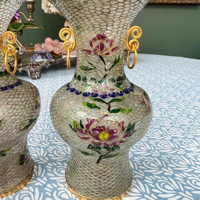 Chinoiserie Pair of antique Plique-a-jour cloisonne vases with colorful transparent enamel // Chinoiserie // enamelware // enameled // Asian art For Sale - Image 3 of 10