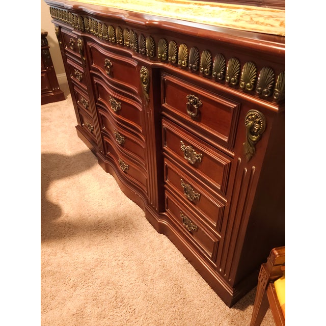 Wood Late 20th Century Pulaski Carved Solid Mahogany Queen Size 5 Piece Bedroom Set For Sale - Image 7 of 13