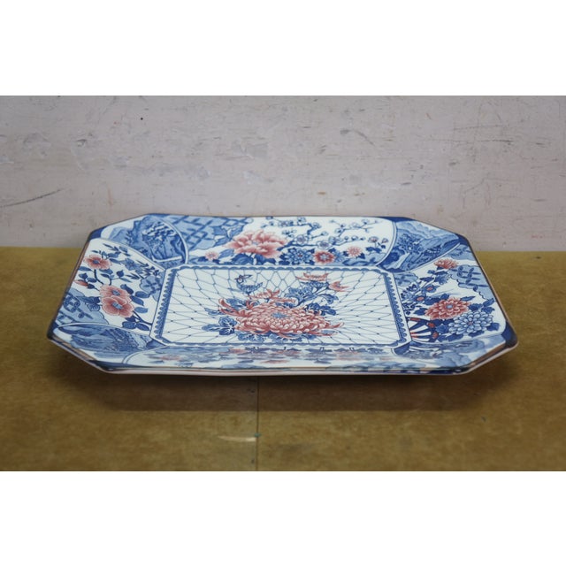 Late 20th Century Japanese Imari Red White & Blue Octagonal Chrysanthemum Pagoda Platter For Sale - Image 11 of 16