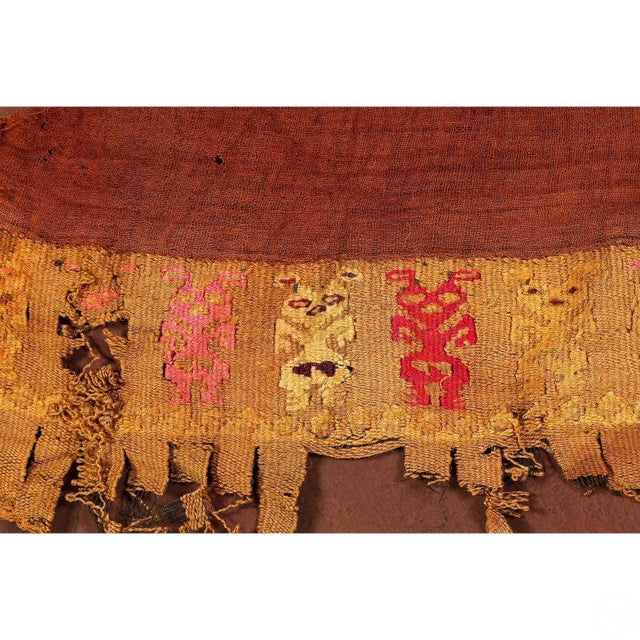 Mid-Century Modern Large Framed Pre-Columbian Woven Textile Fragment from Chimu Chancay Culture For Sale - Image 3 of 7