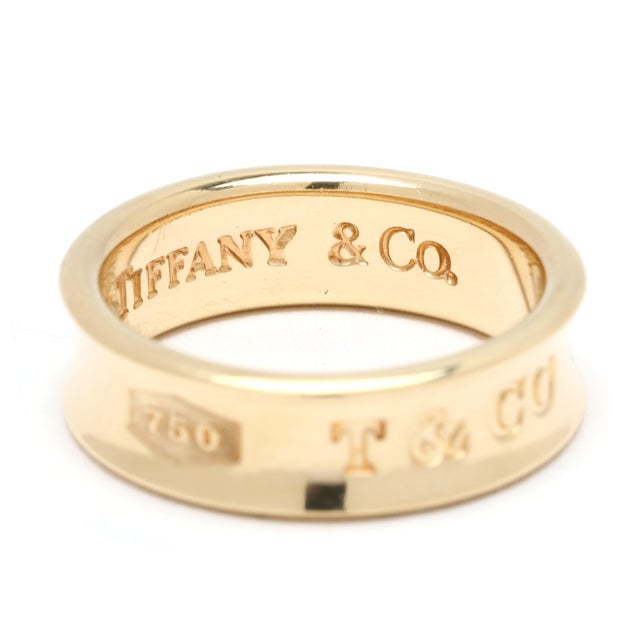 1997 Tiffany & Co Band Thick Ring, 18k Yellow Gold, Ring Size 6 For Sale In Greensboro - Image 6 of 7