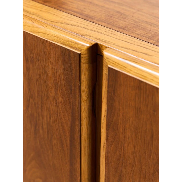 Mid 20th Century Pair of Double Double Door Nightstands by Lane, Attributed For Sale - Image 10 of 12